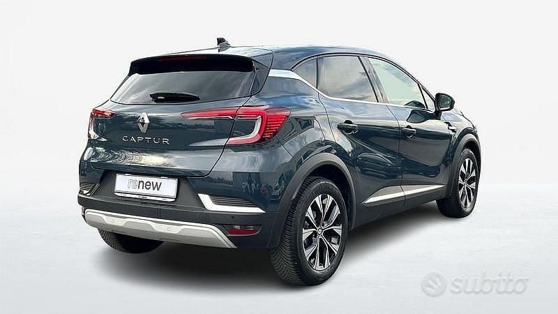 Usata Renault Captur Techno 101 CV (74 kW) 2023 Blu chiaro SUV
