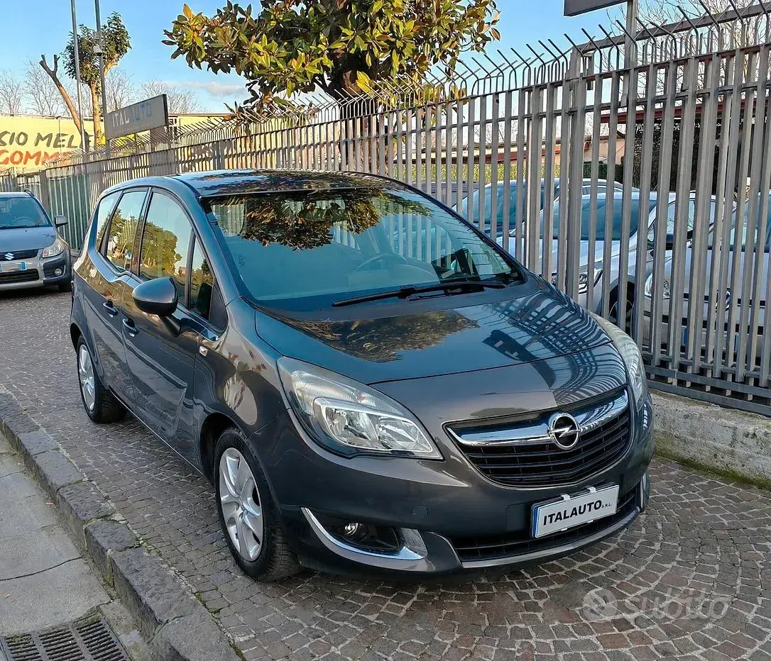Begagnad Opel Meriva 120 HK (88 kW) 2015 Grå Minibuss