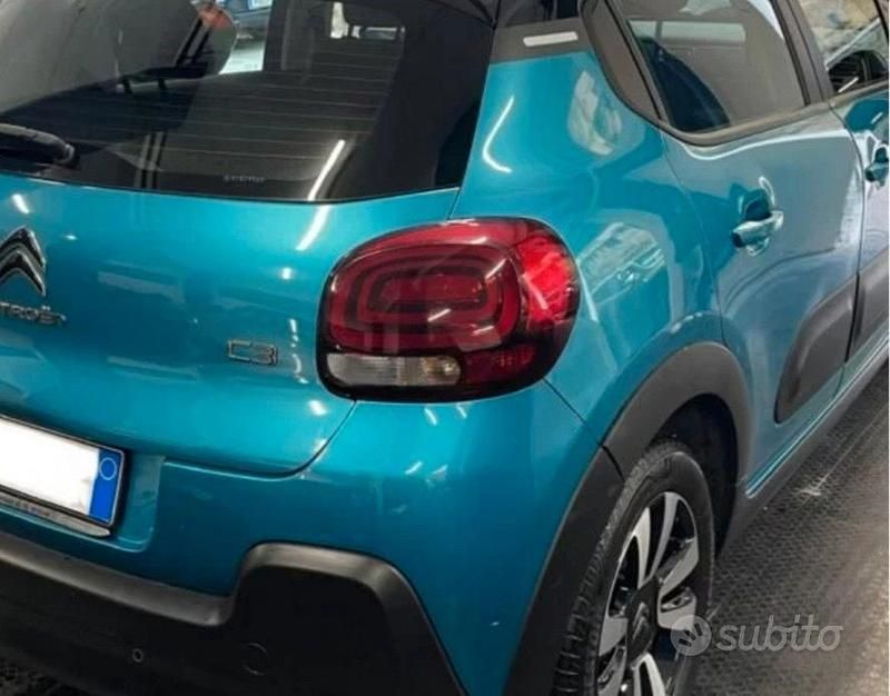 Usata Citroën C3 Shine 83 CV (61 kW) 2021 Verde Utilitaria