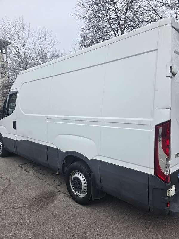 Usata Iveco Daily 155 CV (114 kW) 2017 Bianco Furgone