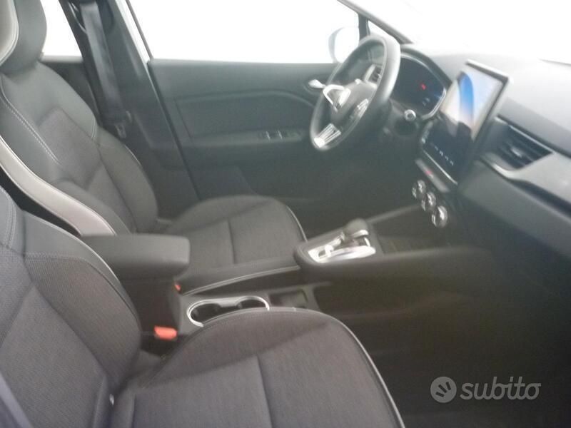 Usata Renault Captur Intens 143 CV (105 kW) 2021 Grigio SUV