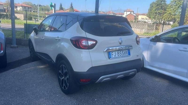 Usata Renault Captur Initiale Paris 118 CV (86 kW) 2017 Giallo SUV