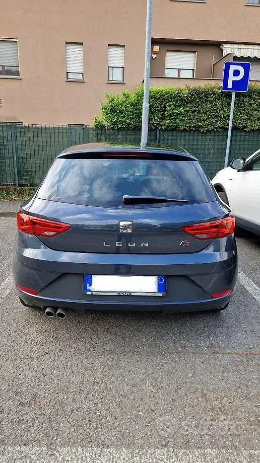 Gebraucht Seat Leon FR 131 PS (96 kW) 2019 Grau Limousine