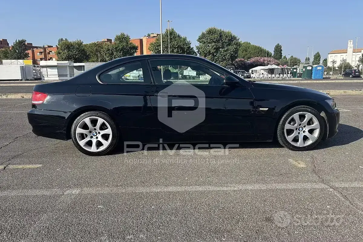 Usata BMW 320 Efficient Dynamics 177 CV (130 kW) 2009 Nero Coupé