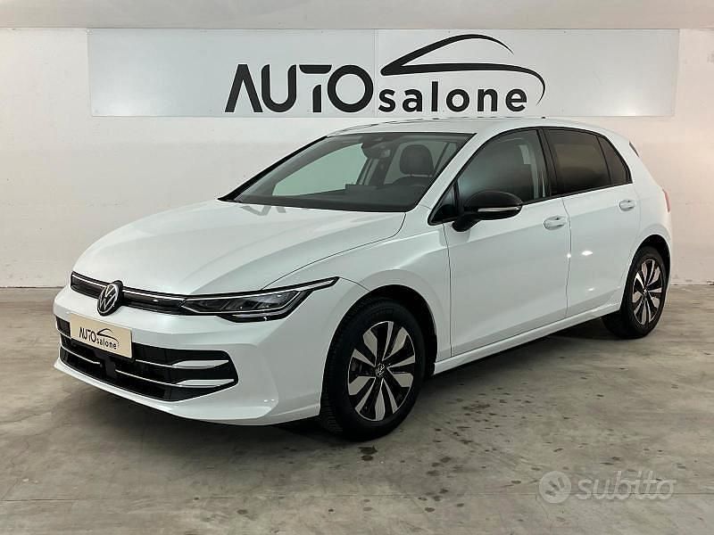 Blu Usata 2024 VW Golf VIII Move Tre volumi | 24.900 € (Ottimo prezzo) - Immagine 1/4