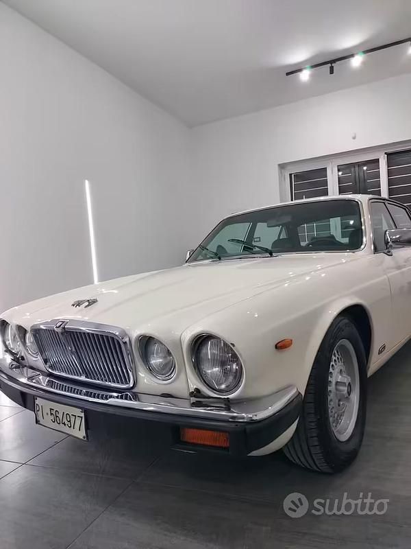 Usata Jaguar XJ6 Sovereign 200 CV (147 kW) 1983 Bianco Berlina
