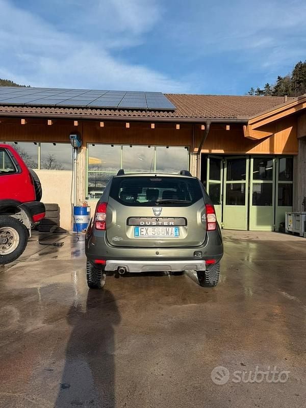Usata Dacia Duster Lauréate 109 CV (80 kW) 2015 Verde SUV
