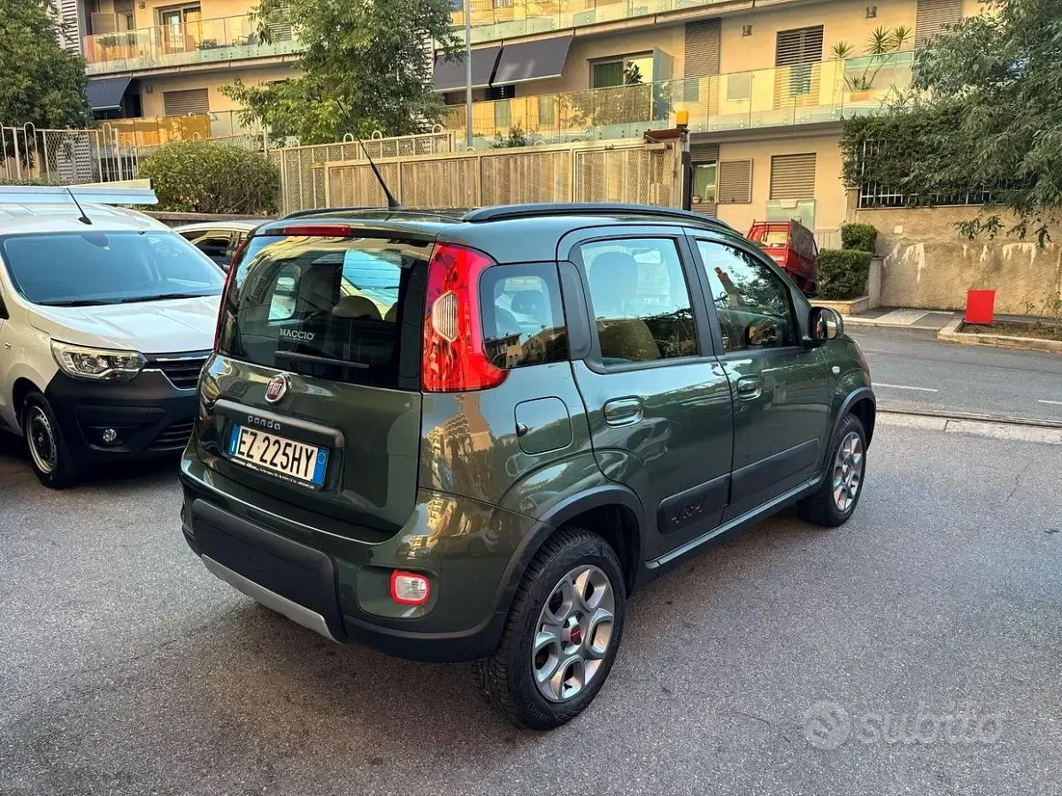 Usata Fiat Panda 4x4 S 75 CV (55 kW) 2015 Verde Utilitaria