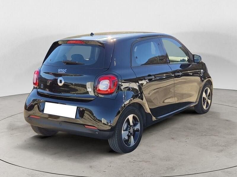 Usata Smart ForFour Electric Drive Passion 60 kW (82 CV) 2022 Nero Utilitaria