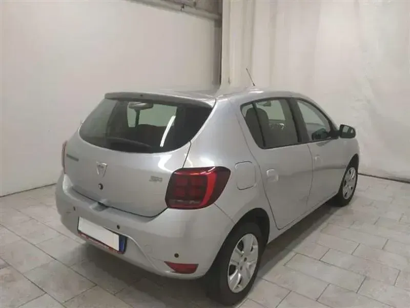 Begagnad Dacia Sandero Comfort 101 HK (74 kW) 2021 Grå Halvkombi