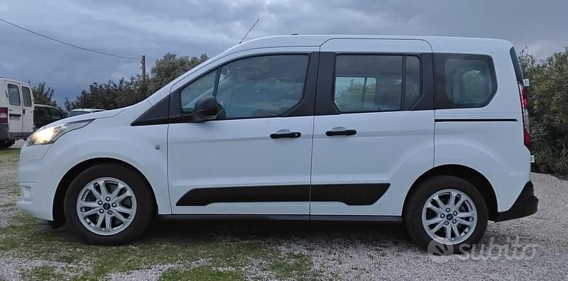 Usata Ford Tourneo Connect Titanium 120 CV (88 kW) 2018 Bianco Monovolume
