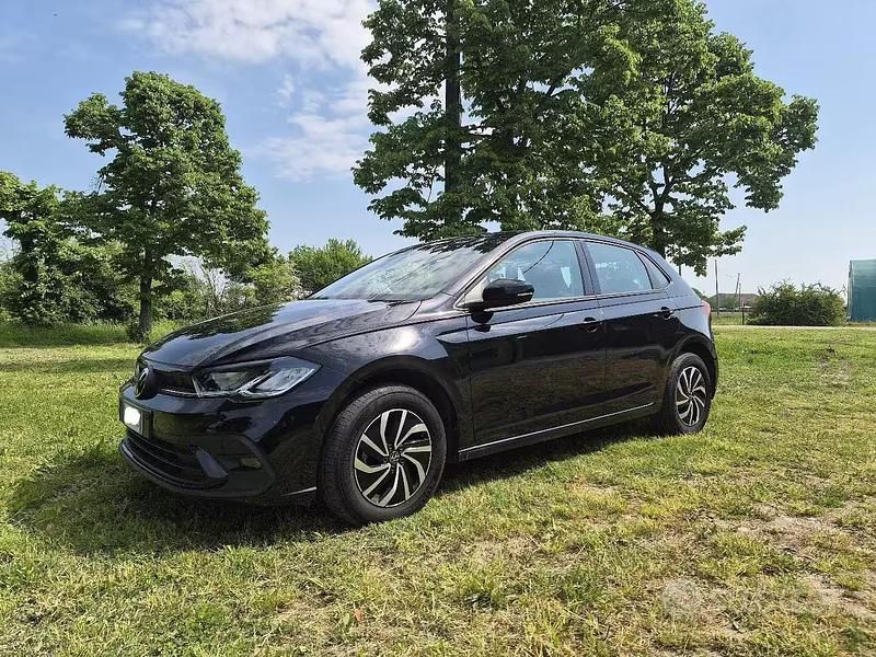 Usata VW Polo Life 80 CV (58 kW) 2023 Nero Utilitaria
