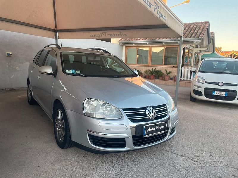 Usata VW Golf VI Sportline 105 CV (77 kW) 2008 Argento Utilitaria