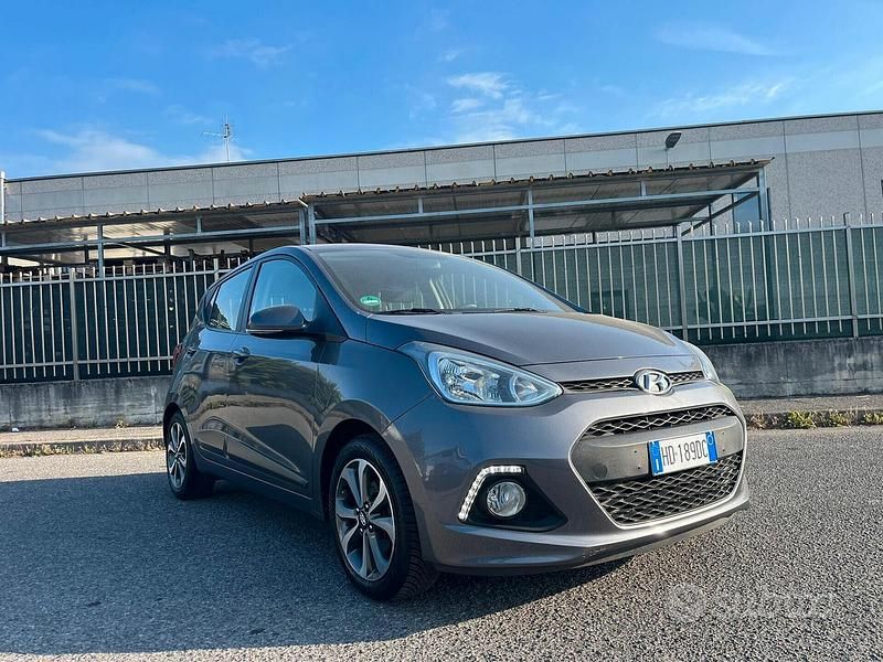 Usata Hyundai i10 Edition 67 CV (49 kW) 2015 Grigio Utilitaria