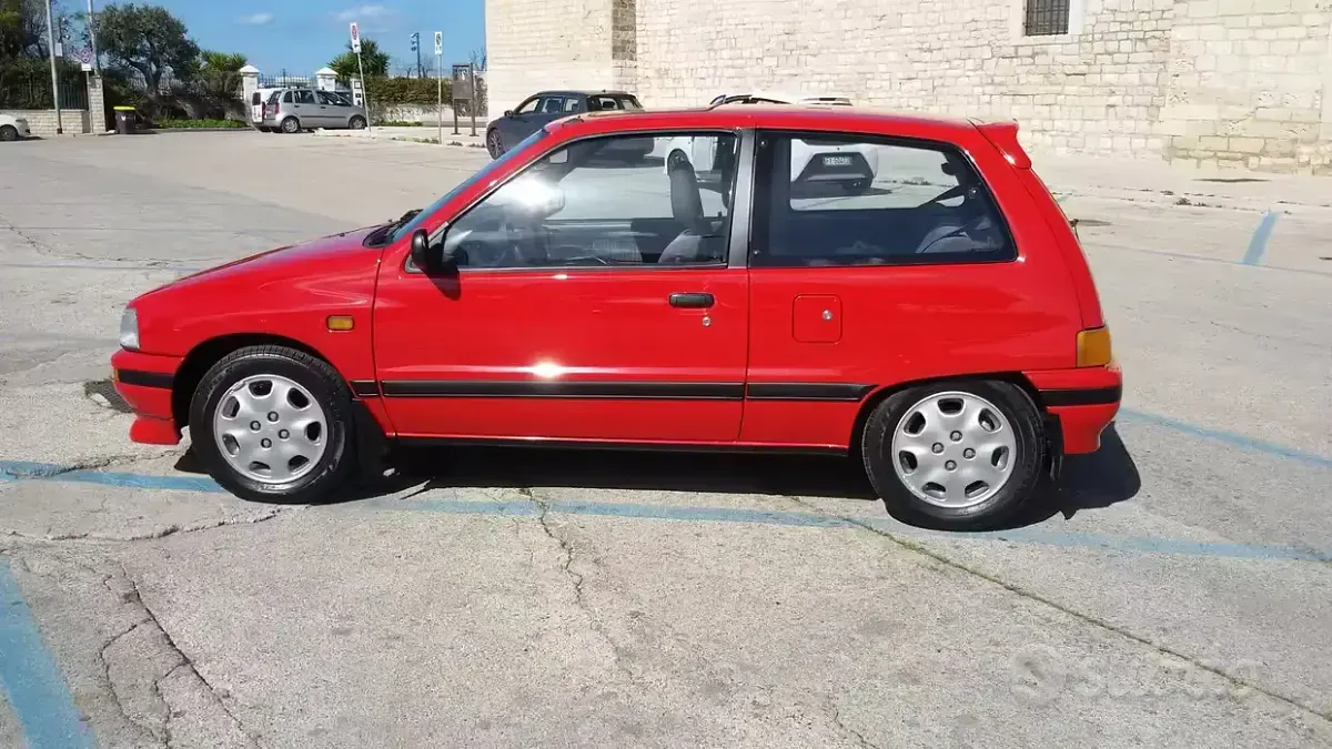 Usata Daihatsu Charade 101 CV (74 kW) 1995 Rosso Berlina