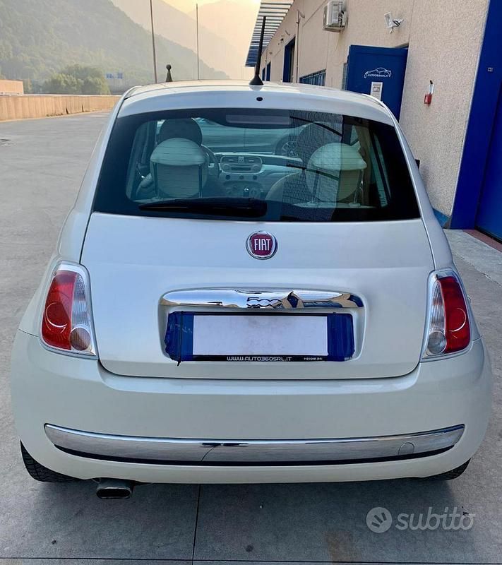 Usata Fiat 500 Lounge 101 CV (74 kW) 2012 Bianco perlato Utilitaria