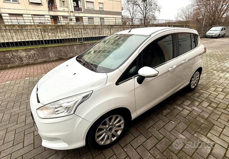 Usata Ford B-MAX 100 CV (73 kW) 2014 Bianco Monovolume