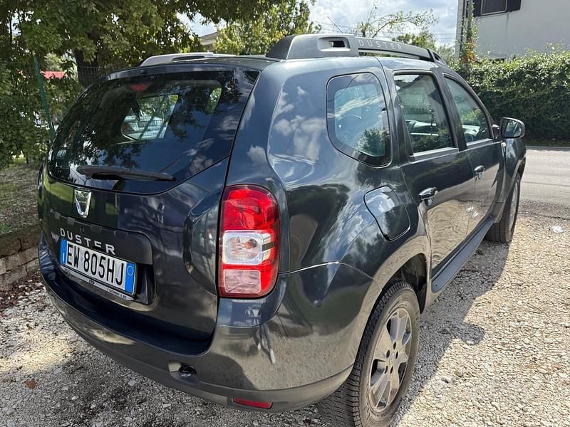 Usata Dacia Duster 105 CV (77 kW) 2014 Grigio SUV