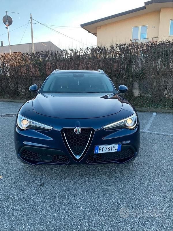Usata Alfa Romeo Stelvio Executive 190 CV (139 kW) 2019 Blu SUV
