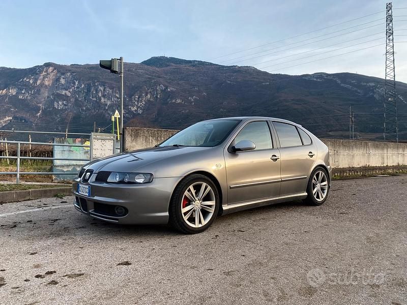 Usata 2004 Seat Leon Tre volumi | 3900 € (Buon prezzo) - Immagine 1/3