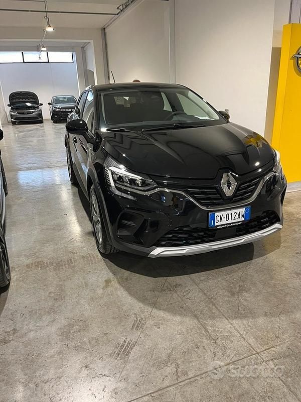 Usata Renault Captur Equilibre 101 CV (74 kW) 2024 Nero SUV