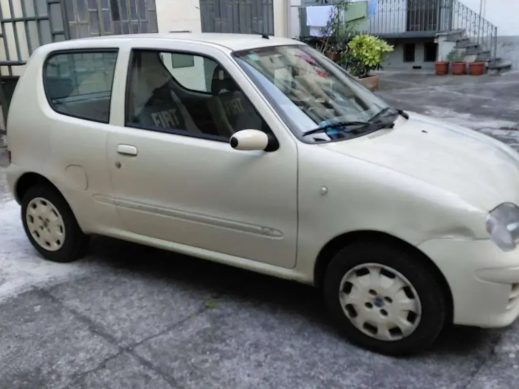 Usata Fiat 600 Anniversary 54 CV (39 kW) 2006 Beige Utilitaria