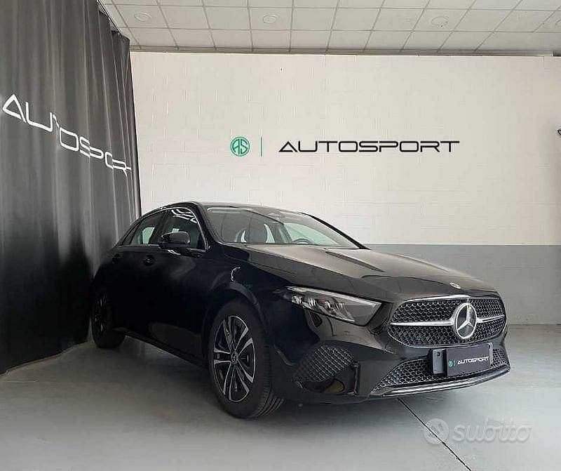 Nero Usata 2023 Mercedes A180 Advanced Berlina | 26.800 € (Ottimo prezzo) - Immagine 1/4