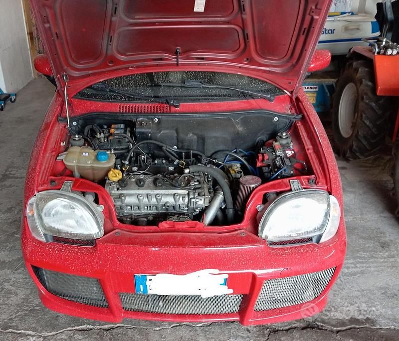 Usata Fiat 600 180 CV (132 kW) 2001 Rosso