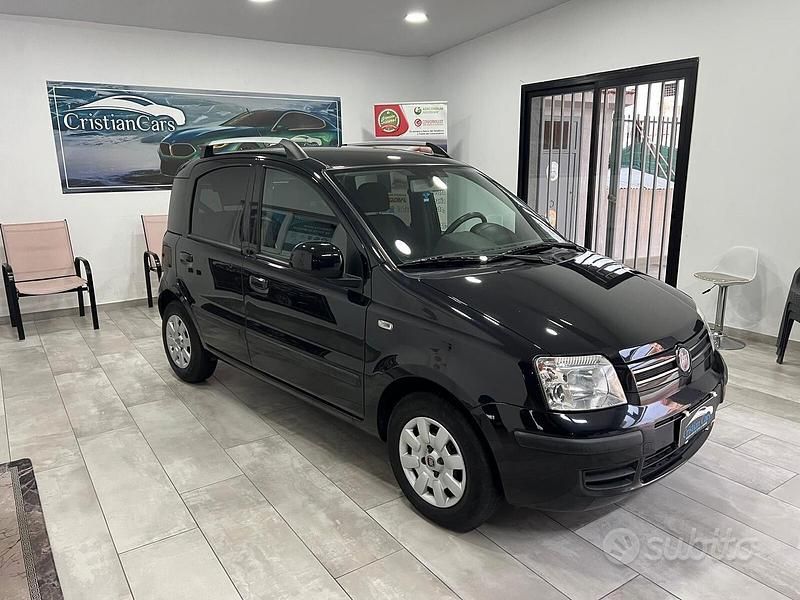 Usata Fiat Panda Emotion 69 CV (50 kW) 2011 Nero Utilitaria