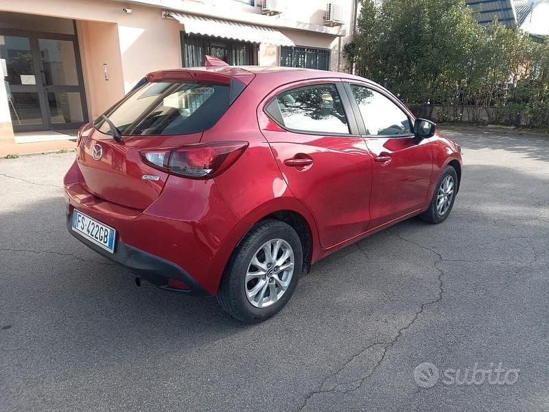 Usata Mazda 2 Evolve 90 CV (66 kW) 2018 Rosso Berlina