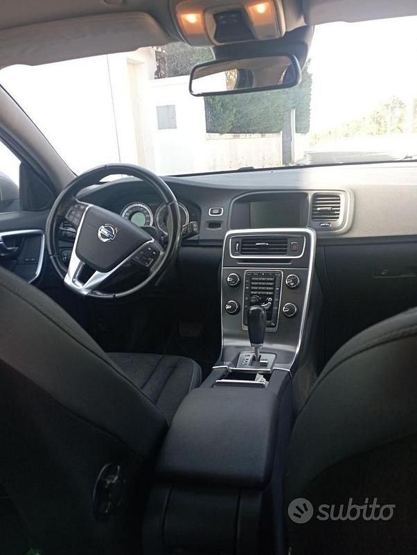 Usata Volvo V60 136 CV (100 kW) 2012 Station wagon