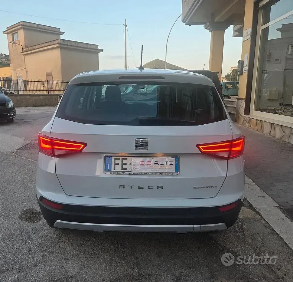 Usata Seat Ateca 116 CV (85 kW) 2016 Bianco SUV
