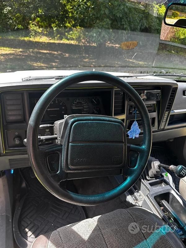 Usata Jeep Cherokee 116 CV (85 kW) 1995 Bianco SUV