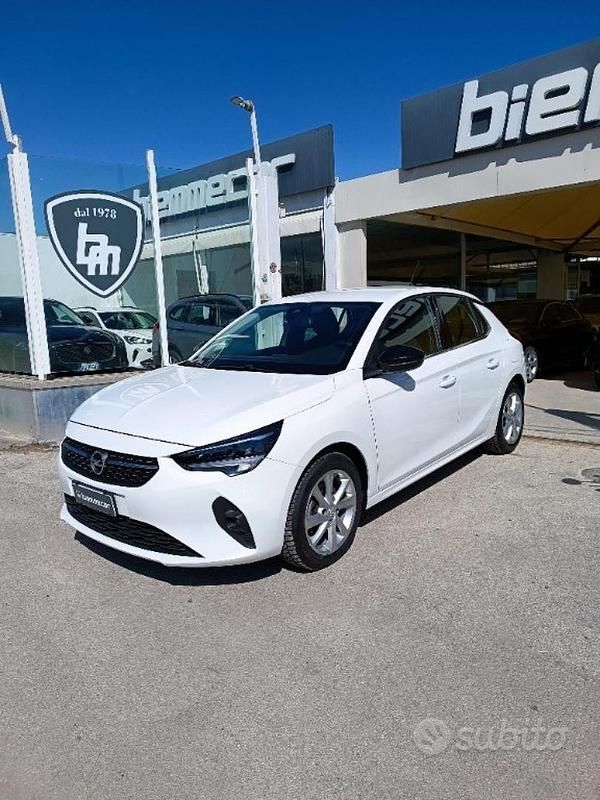Usata Opel Corsa Elegance 102 CV (75 kW) 2022 Bianco(met.) Berlina
