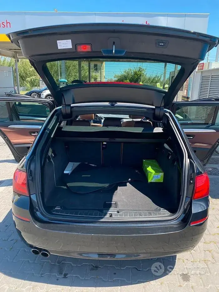 Usata BMW 520 190 CV (139 kW) 2011 Nero Station wagon