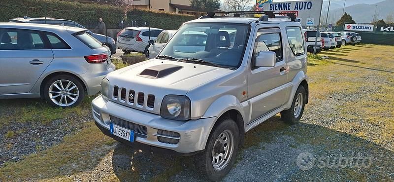 Usata Suzuki Jimny 86 CV (63 kW) 2006 Grigio SUV
