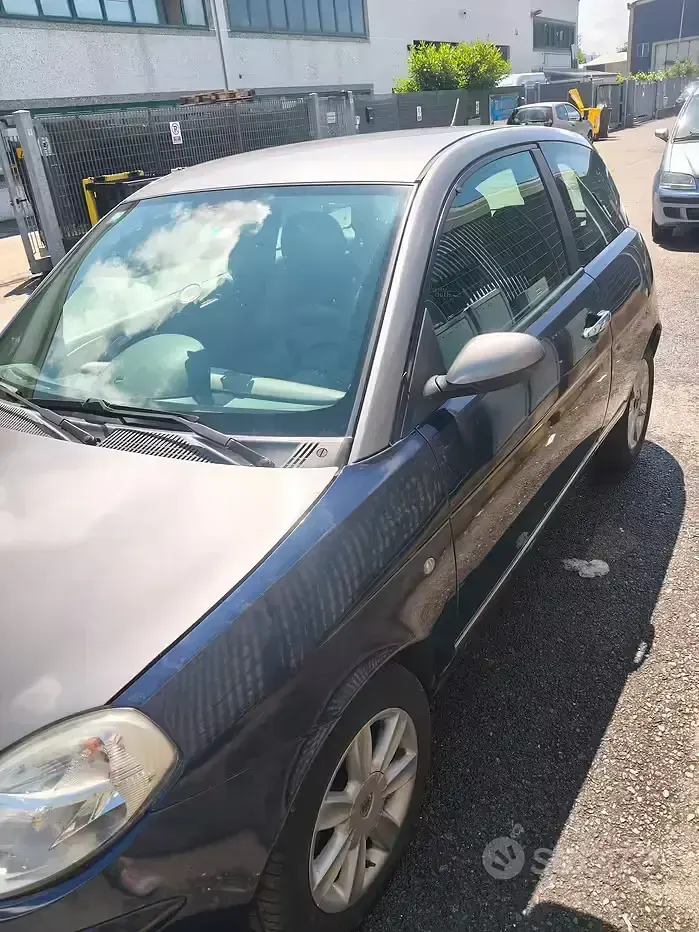 Usata Lancia Ypsilon 2002 Utilitaria