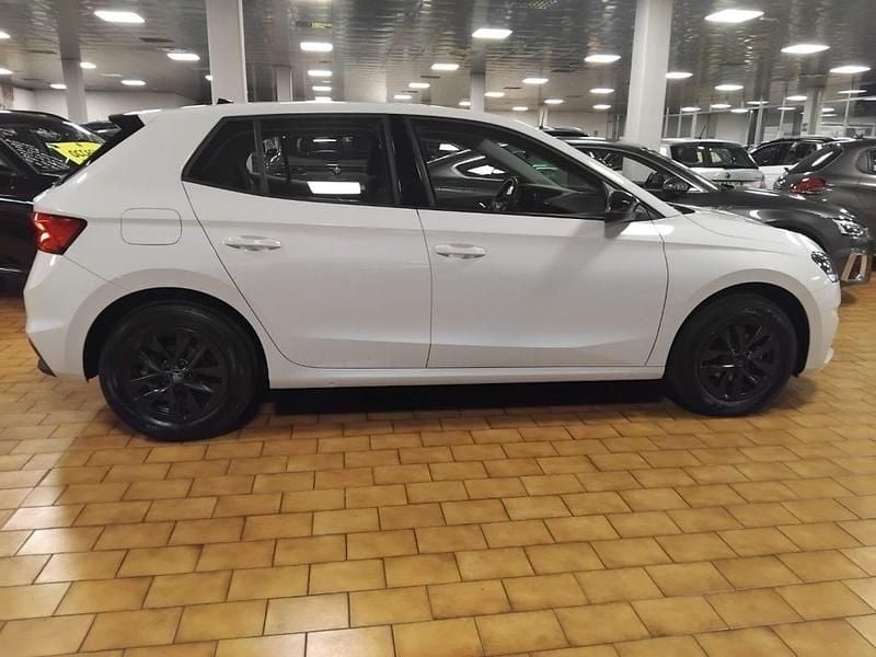 Usata Skoda Fabia Selection 95 CV (69 kW) 2025 Bianco luna / metallizzato Utilitaria