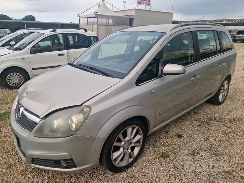Usata Opel Zafira Cosmo 120 CV (88 kW) 2006 Grigio Monovolume
