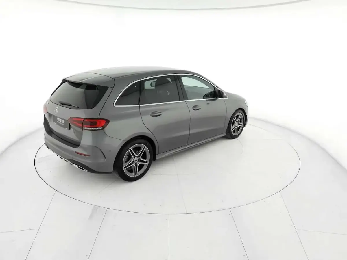 Usata Mercedes B200 Premium 150 CV (110 kW) 2022 Grigio Utilitaria