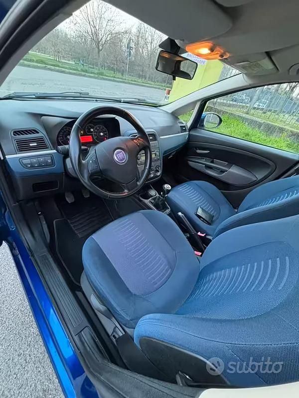 Usata Fiat Grande Punto Active 77 CV (56 kW) 2008 Blu Utilitaria