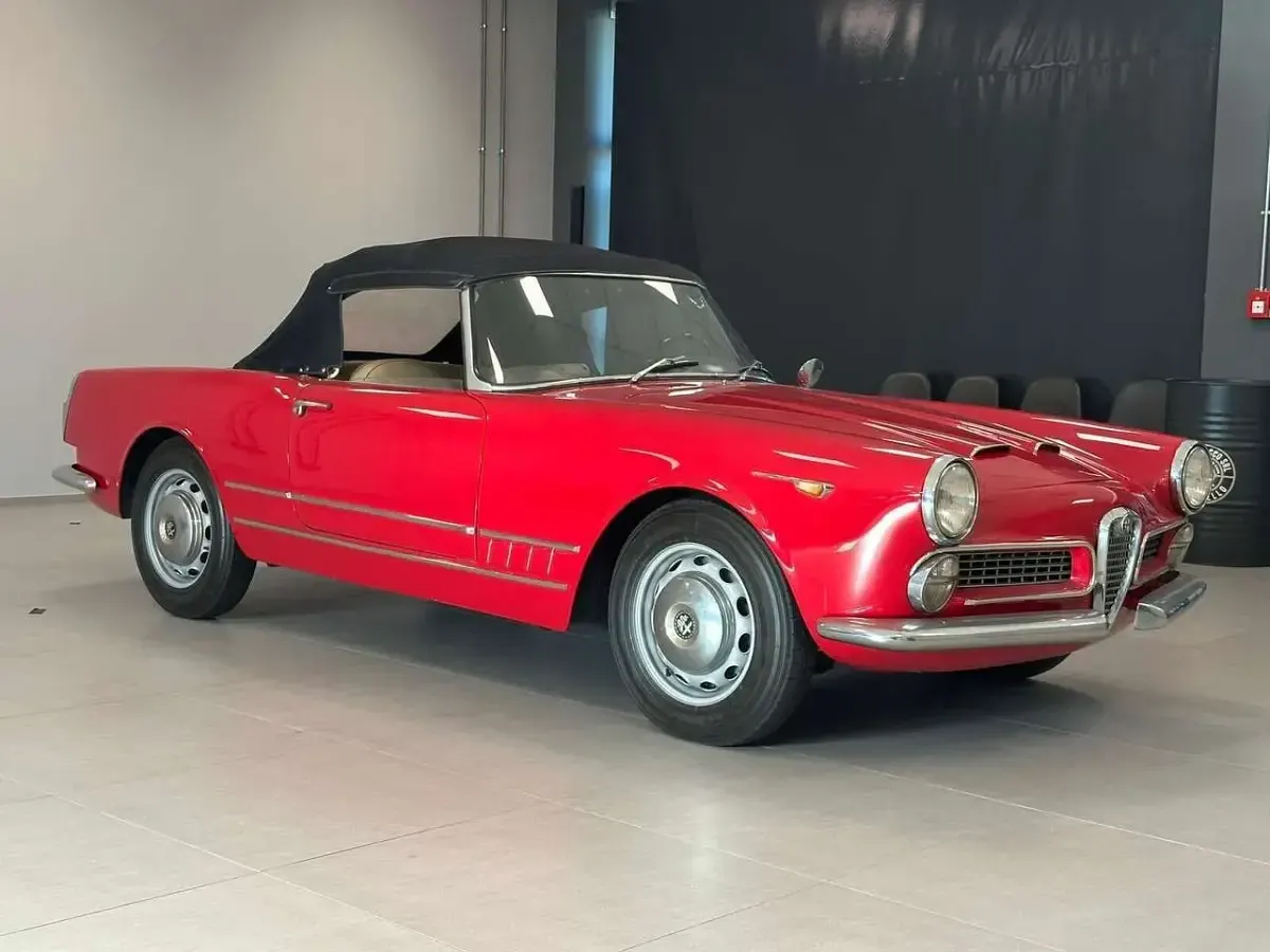 Usata Alfa Romeo 2000 105 CV (77 kW) 1960 Rosso Cabrio