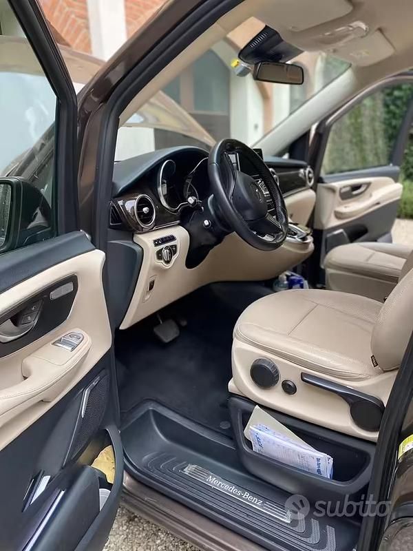 Usata Mercedes V250 2015 Marrone Monovolume