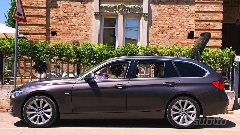 Usata BMW 318 Comfort Edition 2013 Grigio Station wagon