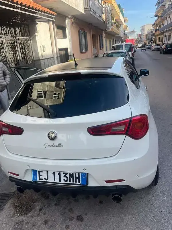 Usata Alfa Romeo Giulietta Exclusive 105 CV (77 kW) 2011 Utilitaria