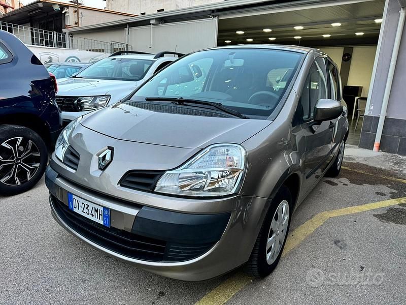 Usata Renault Modus Expression 75 CV (55 kW) 2010 Grigio Monovolume