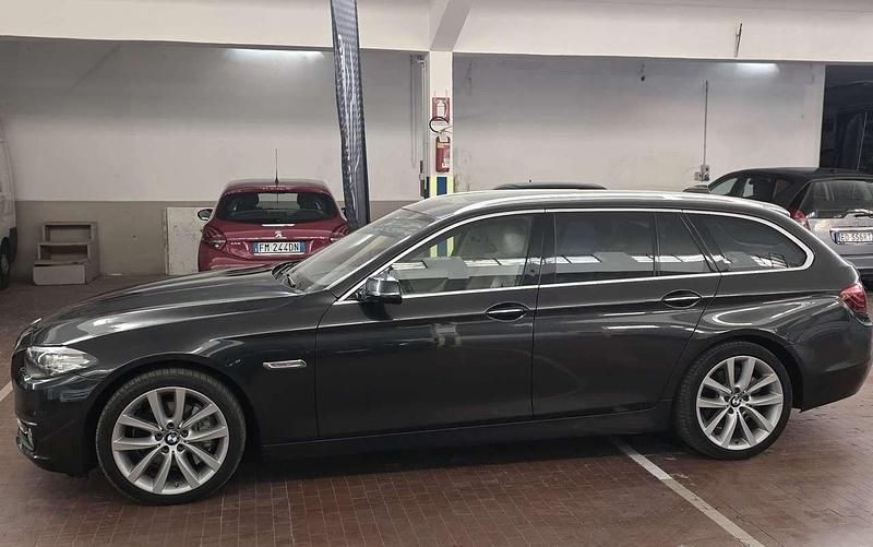 Usata BMW 525 Luxury Line 218 CV (160 kW) 2014 Grigio antracite met Station wagon