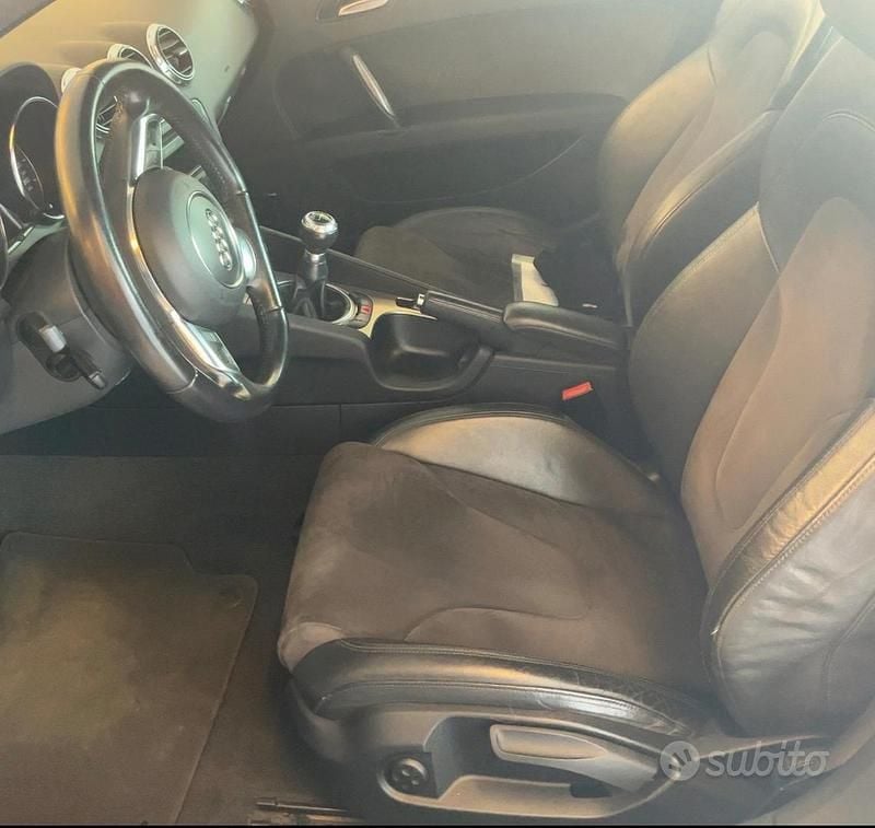 Usata Audi TT Roadster Advanced 160 CV (117 kW) 2012 Blu Cabrio