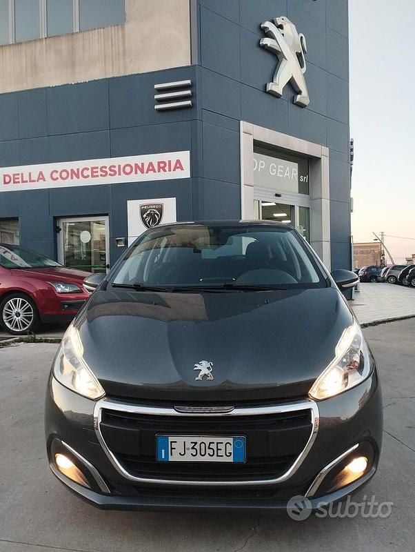 Usata Peugeot 208 Active 75 CV (55 kW) 2017 Grigio Utilitaria