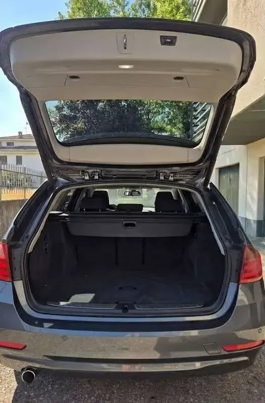 Usata BMW 318 143 CV (105 kW) 2015 Grigio Station wagon